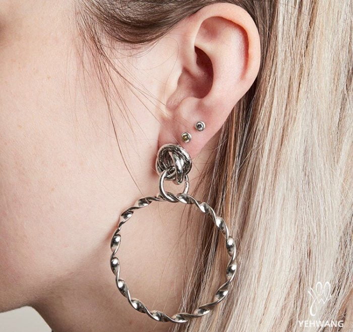 This Hoop Is Mine Earrings - Afbeelding 3